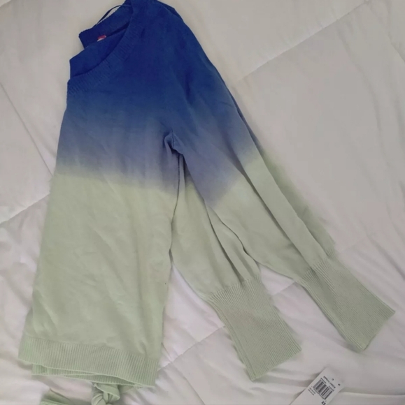 Dip Dye V-Neck Sweater Size XS Beautiful Colors: Blue/Green, Waist Tie.  New! - Picture 3 of 10